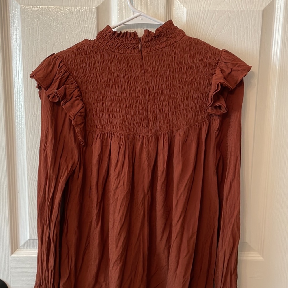 Knox Rose high neck flutter top - Picture 6 of 8